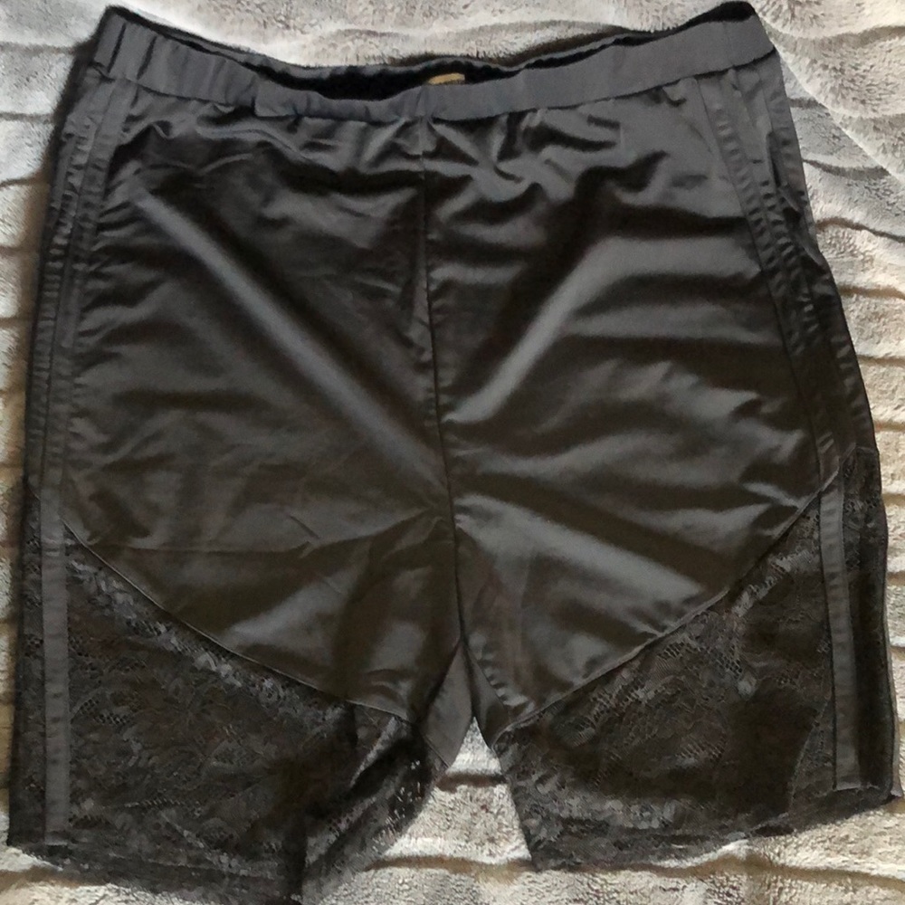Lace Trim Biker Shorts